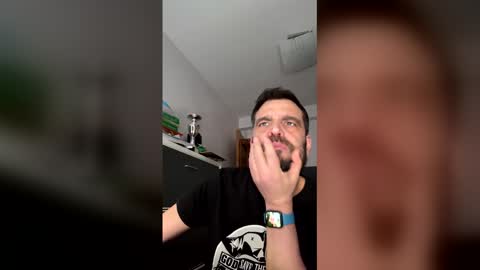 zurdineno online show from April 29, 2026, 10:41 am