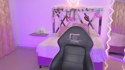 ZURY   online show from October 17, 2025, 11:35 am