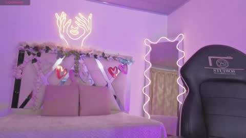 ZURY   online show from December 20, 2025, 11:28 am