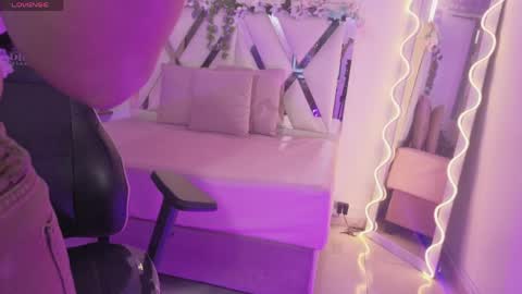 ZURY   online show from April 16, 2026, 11:33 am