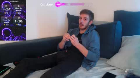 Snapshot of zuzmosfokafasz chatting on December 16, 2025, 10:15 pm Zuzmoe online show from December 16, 2025, 10:15 pm