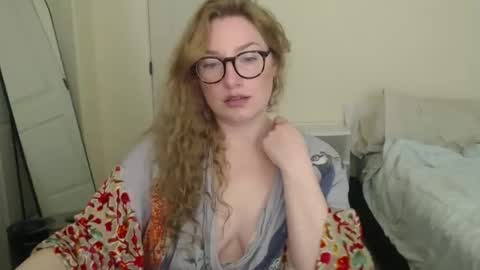 Snapshot of zuzuclaire chatting on March 21, 2026, 7:39 pm Carly online show from March 21, 2026, 7:39 pm