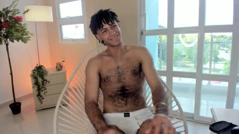 Snapshot of zyan_moreno chatting on November 9, 2025, 5:33 pm zyan_moreno online show from November 9, 2025, 5:33 pm