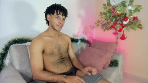 Snapshot of zyan_moreno chatting on November 18, 2025, 4:22 pm zyan_moreno online show from November 18, 2025, 4:22 pm