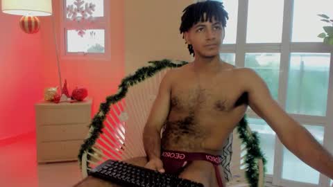 Snapshot of zyan_moreno chatting on November 29, 2025, 2:31 pm zyan_moreno online show from November 29, 2025, 2:31 pm