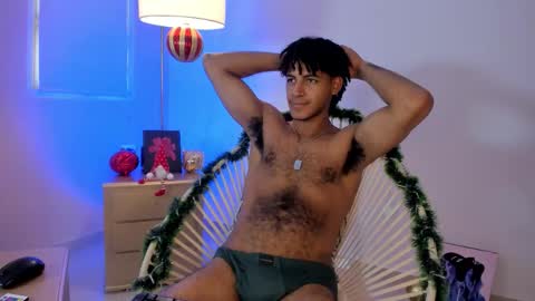 Snapshot of zyan_moreno chatting on December 3, 2025, 6:17 pm zyan_moreno online show from December 3, 2025, 6:17 pm