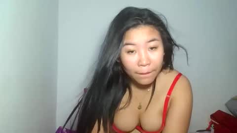 Snapshot of zyeii chatting on December 15, 2025, 7:34 am sweet lylia online show from December 15, 2025, 7:34 am