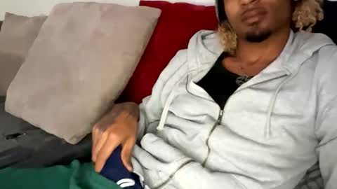 mixedtwinklol online show from October 30, 2025, 9:11 am