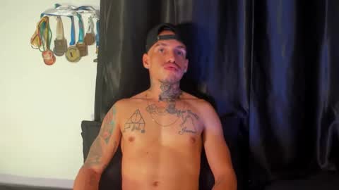 Snapshot of zyongarcia2020 chatting on December 21, 2024, 7:35 am zyon garcia online show from December 21, 2024, 7:35 am