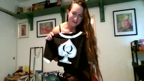 Snapshot of zyracloudplays chatting on December 17, 2025, 5:41 pm Zyra Cloud online show from December 17, 2025, 5:41 pm