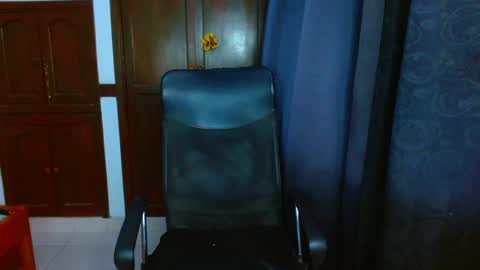 Snapshot of zyrosxk chatting on May 1, 2026, 7:13 am antonio felipe online show from May 1, 2026, 7:13 am