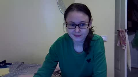 Zyuhre online show from September 18, 2025, 1:35 pm