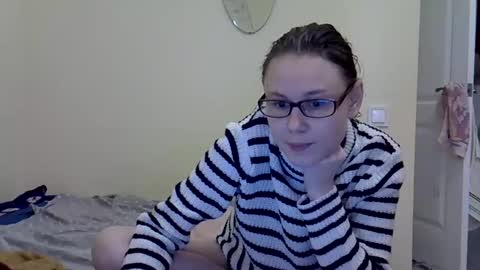 Zyuhre online show from September 29, 2025, 12:43 pm
