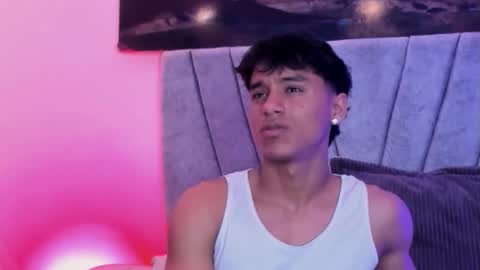 zyzz_1812 online show from November 21, 2025, 7:34 pm