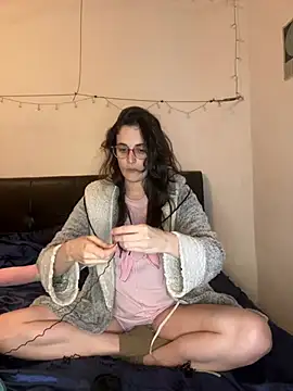 Lunaabbey online show from March 16, 2026, 5:50 pm