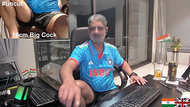 Snapshot of OnlineBossUK chatting on January 27, 2025, 6:20 pm OnlineBossUK online show from January 27, 2025, 6:20 pm