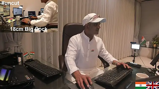 Snapshot of OnlineBossUK chatting on February 6, 2025, 8:56 pm OnlineBossUK online show from February 6, 2025, 8:56 pm