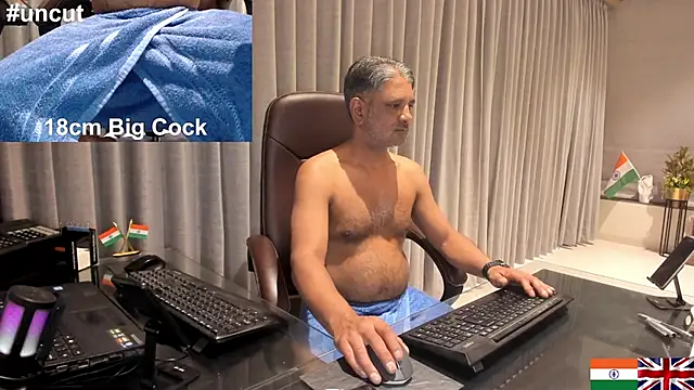 Snapshot of OnlineBossUK chatting on February 7, 2025, 12:28 pm OnlineBossUK online show from February 7, 2025, 12:28 pm