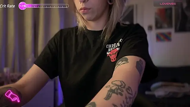 Mannarie Madsinn online show from December 11, 2024, 11:32 pm