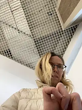 angelmommu online show from February 2, 2025, 12:02 pm