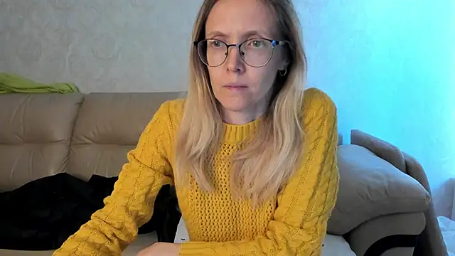 angelmommu online show from February 26, 2025, 12:25 pm