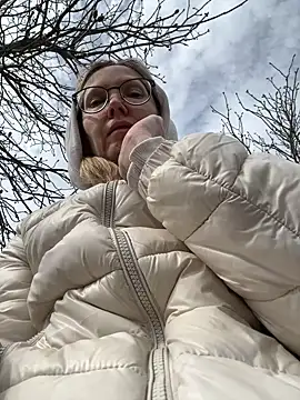 angelmommu online show from March 29, 2026, 11:32 am