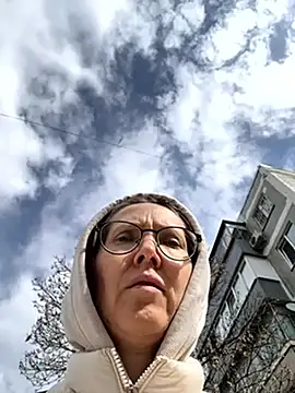 angelmommu online show from April 13, 2026, 7:03 am