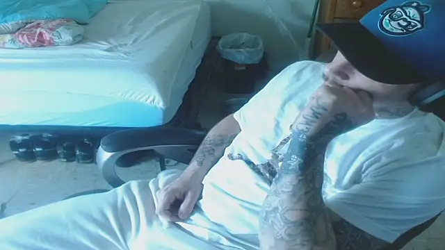 Snapshot of DADDY_KANE8--- chatting on June 12, 2026, 3:44 pm DADDY KANE8--- online show from June 12, 2026, 3:44 pm