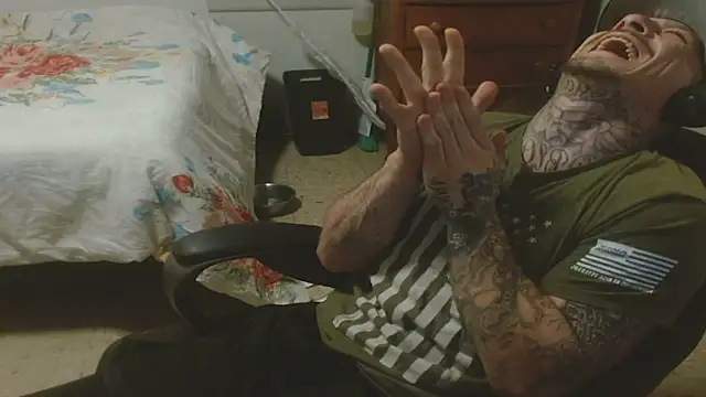 Snapshot of DADDY_KANE8--- chatting on June 15, 2026, 2:58 am DADDY KANE8--- online show from June 15, 2026, 2:58 am