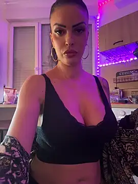 Helena Karel online show from April 7, 2026, 2:28 pm