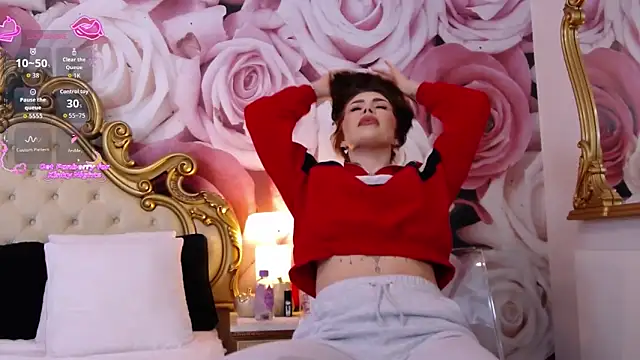 Snapshot of HessaHessy chatting on December 18, 2025, 5:19 pm HessaHessy online show from December 18, 2025, 5:19 pm