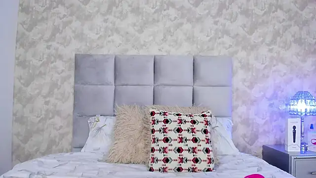 elizabeth coleman online show from September 20, 2025, 6:31 pm