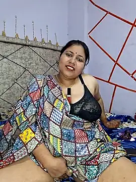 Snapshot of MOM-SUN-COUPLE chatting on February 13, 2025, 8:13 pm MOM-SUN-COUPLE online show from February 13, 2025, 8:13 pm