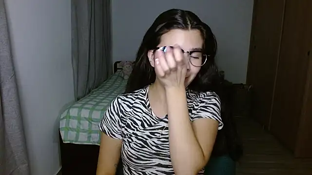 mia  lopez  online show from October 23, 2025, 12:54 am