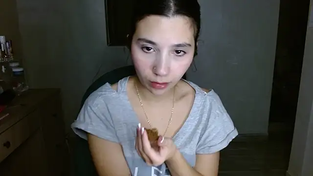 mia  lopez  online show from July 1, 2026, 2:46 am