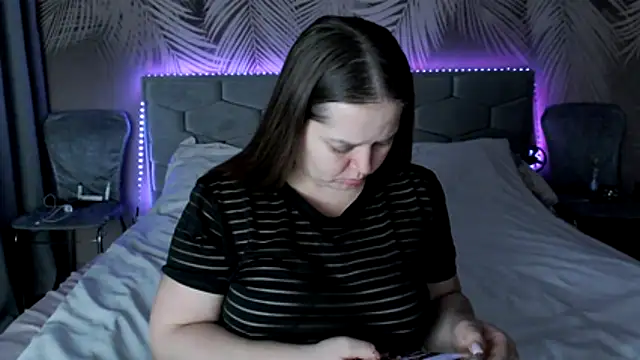 Snapshot of uliastar chatting on December 14, 2025, 8:09 am uliastar online show from December 14, 2025, 8:09 am