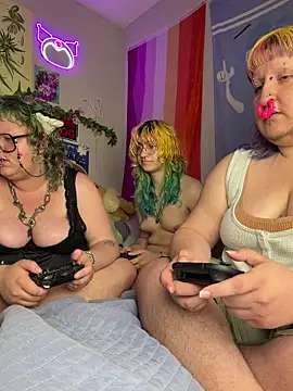 ivolustful online show from June 14, 2026, 8:33 pm