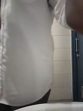 Snapshot of douksm chatting on December 11, 2024, 10:58 am douksm online show from December 11, 2024, 10:58 am