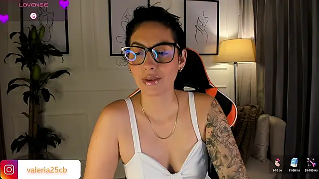 Snapshot of valeriia25_ chatting on February 7, 2025, 10:41 pm valeriia25 online show from February 7, 2025, 10:41 pm