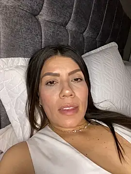 Snapshot of martina_contreras chatting on March 6, 2026, 3:03 am martina contreras online show from March 6, 2026, 3:03 am