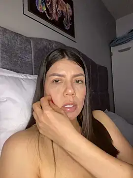 Snapshot of martina_contreras chatting on April 3, 2026, 10:08 pm martina contreras online show from April 3, 2026, 10:08 pm