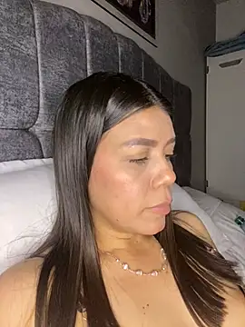 Snapshot of martina_contreras chatting on April 5, 2026, 3:15 am martina contreras online show from April 5, 2026, 3:15 am
