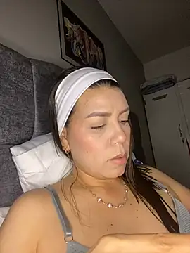 Snapshot of martina_contreras chatting on April 7, 2026, 4:02 am martina contreras online show from April 7, 2026, 4:02 am
