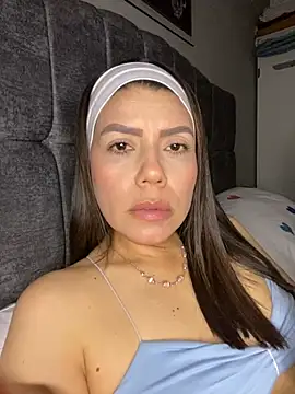 Snapshot of martina_contreras chatting on April 9, 2026, 4:01 am martina contreras online show from April 9, 2026, 4:01 am