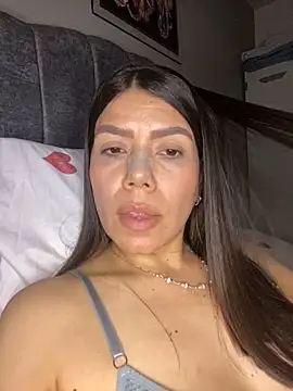 Snapshot of martina_contreras chatting on April 10, 2026, 12:05 am martina contreras online show from April 10, 2026, 12:05 am