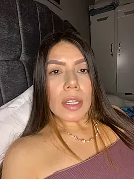 Snapshot of martina_contreras chatting on April 12, 2026, 5:12 am martina contreras online show from April 12, 2026, 5:12 am