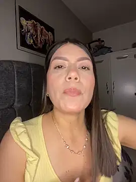 Snapshot of martina_contreras chatting on May 3, 2026, 4:07 am martina contreras online show from May 3, 2026, 4:07 am