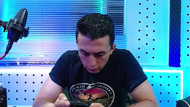 Snapshot of Darko0717 chatting on March 28, 2026, 2:38 pm Darko0717 online show from March 28, 2026, 2:38 pm