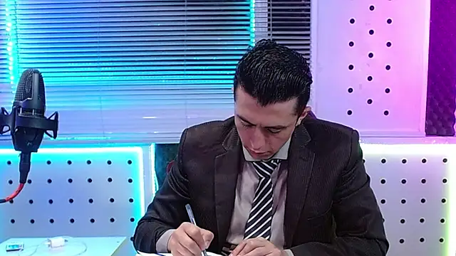 Snapshot of Darko0717 chatting on May 2, 2026, 1:05 pm Darko0717 online show from May 2, 2026, 1:05 pm