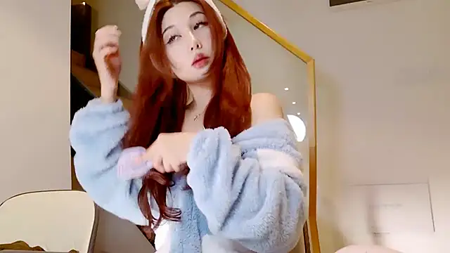 Serena-AU online show from December 2, 2024, 2:30 pm